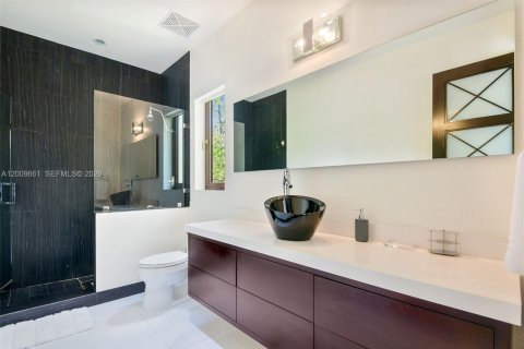Villa ou maison à vendre à Pinecrest, Floride: 9 chambres, 1415.37 m2 № 2178939 - photo 21