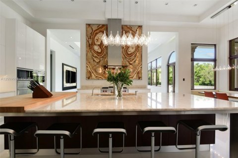 Villa ou maison à vendre à Pinecrest, Floride: 9 chambres, 1415.37 m2 № 2178939 - photo 8