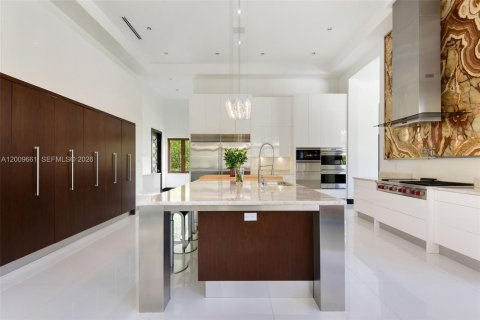 Villa ou maison à vendre à Pinecrest, Floride: 9 chambres, 1415.37 m2 № 2178939 - photo 9