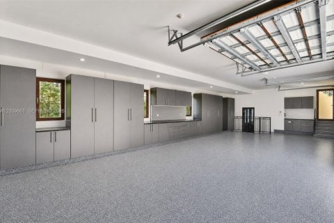 Villa ou maison à vendre à Pinecrest, Floride: 9 chambres, 1415.37 m2 № 2178939 - photo 24
