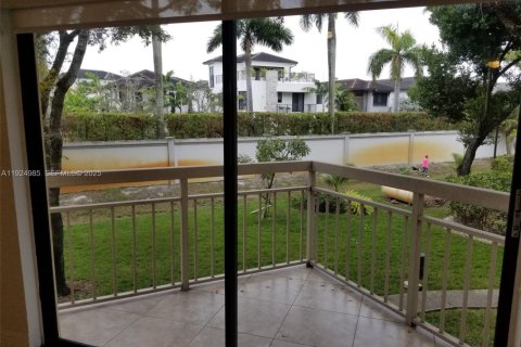 Condo in Doral, Florida, 1 bedroom  № 1983487 - photo 9