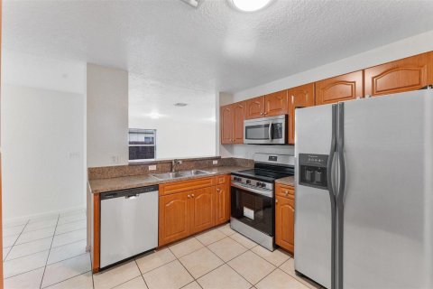 Villa ou maison à louer à Fort Lauderdale, Floride: 3 chambres, 123 m2 № 2433909 - photo 8