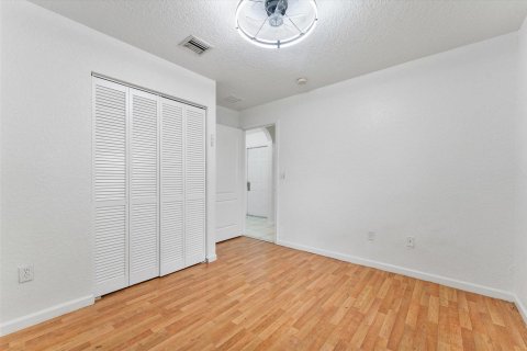 Villa ou maison à louer à Fort Lauderdale, Floride: 3 chambres, 123 m2 № 2433909 - photo 14