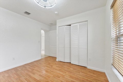 Villa ou maison à louer à Fort Lauderdale, Floride: 3 chambres, 123 m2 № 2433909 - photo 11