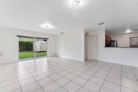 Villa ou maison à louer à Fort Lauderdale, Floride: 3 chambres, 123 m2 № 2433909 - photo 5