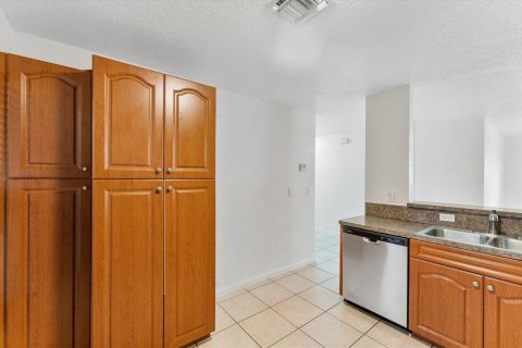Villa ou maison à louer à Fort Lauderdale, Floride: 3 chambres, 123 m2 № 2433909 - photo 9