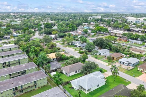 Villa ou maison à louer à Fort Lauderdale, Floride: 3 chambres, 123 m2 № 2433909 - photo 27