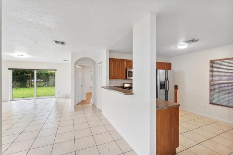 Villa ou maison à louer à Fort Lauderdale, Floride: 3 chambres, 123 m2 № 2433909 - photo 6