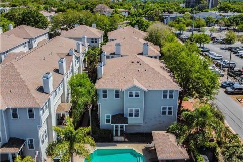 Townhouse in Tampa, Florida 3 bedrooms, 179.3 sq.m. № 1905853 - photo 20