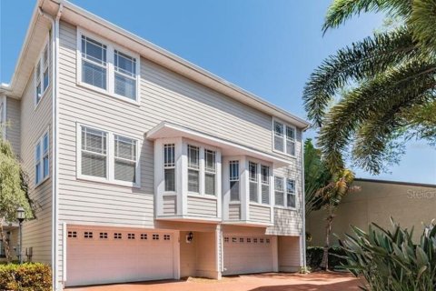 Touwnhouse à louer à Tampa, Floride: 3 chambres, 179.3 m2 № 1905853 - photo 1
