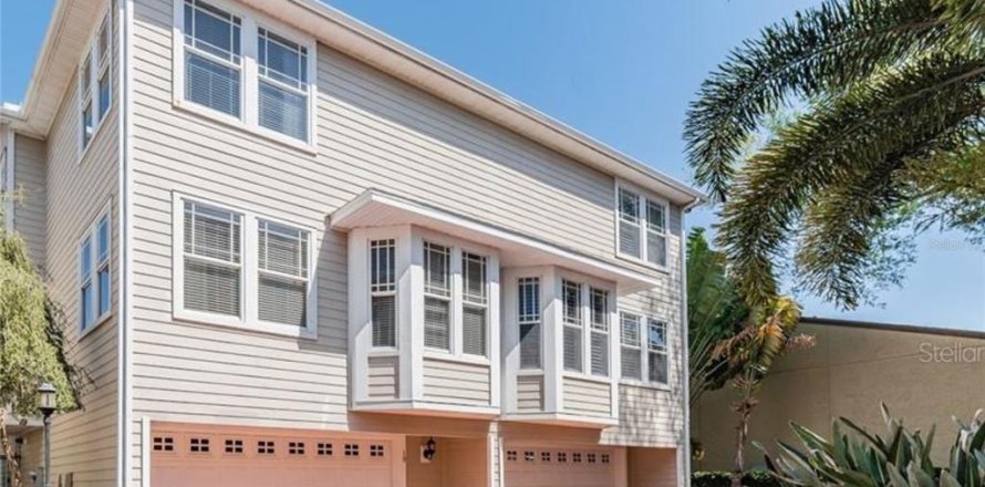 Adosado en Tampa, Florida 3 dormitorios, 179.3 m2 № 1905853