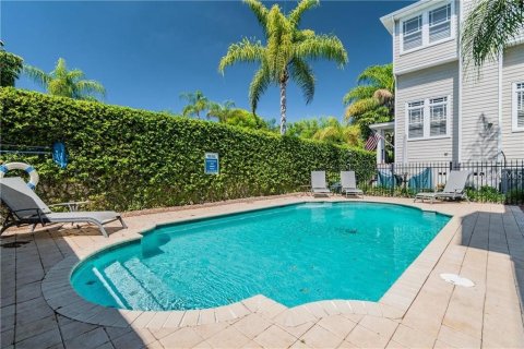 Townhouse in Tampa, Florida 3 bedrooms, 179.3 sq.m. № 1905853 - photo 18