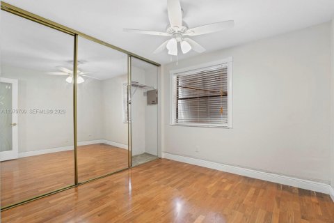 Townhouse in Pembroke Pines, Florida 3 bedrooms, 140.38 sq.m. № 2049539 - photo 16