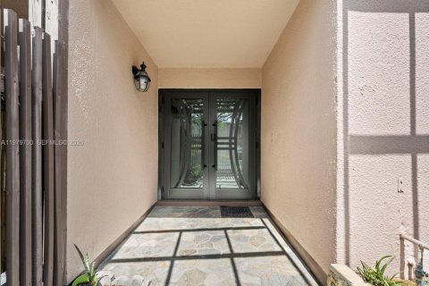 Townhouse in Pembroke Pines, Florida 3 bedrooms, 140.38 sq.m. № 2049539 - photo 3