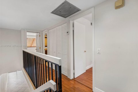 Townhouse in Pembroke Pines, Florida 3 bedrooms, 140.38 sq.m. № 2049539 - photo 22