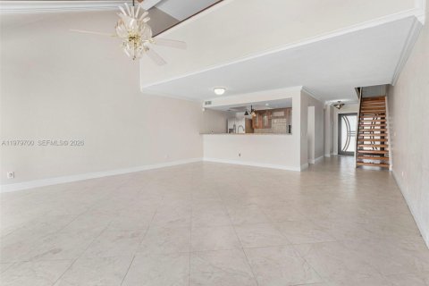 Townhouse in Pembroke Pines, Florida 3 bedrooms, 140.38 sq.m. № 2049539 - photo 7