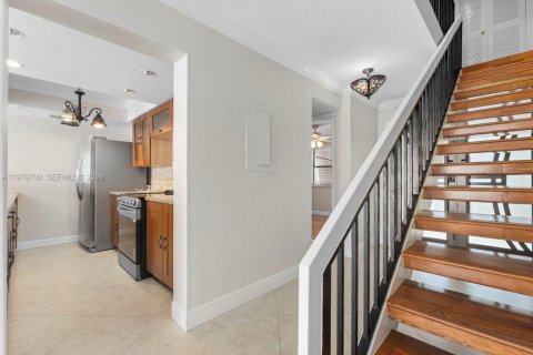 Townhouse in Pembroke Pines, Florida 3 bedrooms, 140.38 sq.m. № 2049539 - photo 5