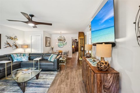 Condominio en venta en Saint Petersburg, Florida, 2 dormitorios, 105.44 m2 № 1826197 - foto 6