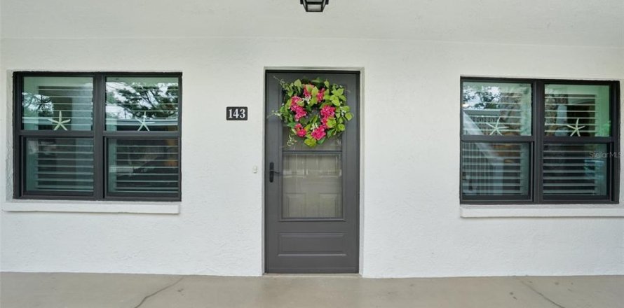 Condominio en Saint Petersburg, Florida, 2 dormitorios  № 1826197