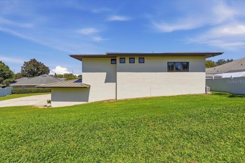 House in Lakeland, Florida 4 bedrooms, 266.16 sq.m. № 2394111 - photo 9