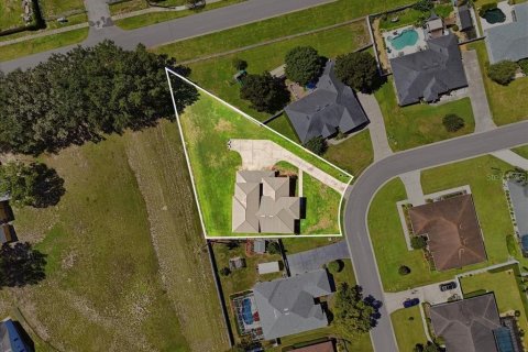 House in Lakeland, Florida 4 bedrooms, 266.16 sq.m. № 2394111 - photo 17