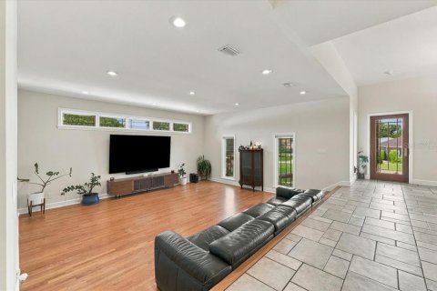 House in Lakeland, Florida 4 bedrooms, 266.16 sq.m. № 2394111 - photo 23