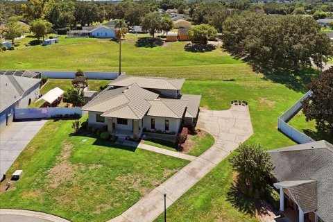 House in Lakeland, Florida 4 bedrooms, 266.16 sq.m. № 2394111 - photo 8