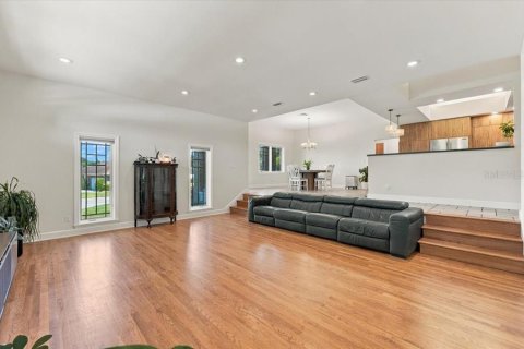 House in Lakeland, Florida 4 bedrooms, 266.16 sq.m. № 2394111 - photo 21
