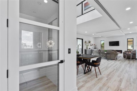 Villa ou maison à vendre à Saint Petersburg, Floride: 5 chambres, 539.95 m2 № 1334260 - photo 29