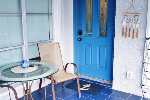 Condo in Madeira Beach, Florida, 2 bedrooms № 2212958