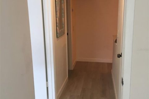 Купить кондоминиум в Мадейра - Бич, Флорида 5 комнат, 96.62м2, № 2212958 - фото 13