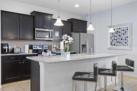 Casa en venta en Kissimmee, Florida, 7 dormitorios, 307.88 m2 № 1872903 - foto 3