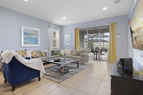 Casa en venta en Kissimmee, Florida, 7 dormitorios, 307.88 m2 № 1872903 - foto 5