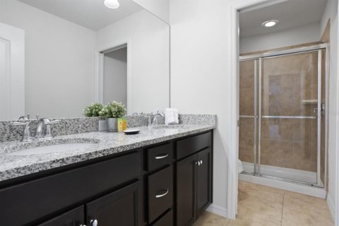 Casa en venta en Kissimmee, Florida, 7 dormitorios, 307.88 m2 № 1872903 - foto 9