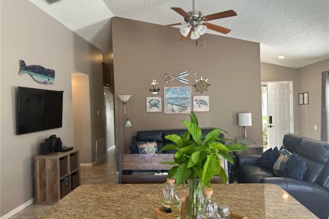 Villa ou maison à vendre à Haines City, Floride: 3 chambres, 104.98 m2 № 1584847 - photo 4