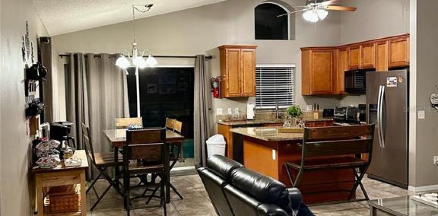 Villa ou maison à Haines City, Floride 3 chambres, 104.98 m2 № 1584847