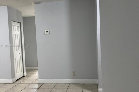 Condo in Plantation, Florida, 2 bedrooms  № 2042150