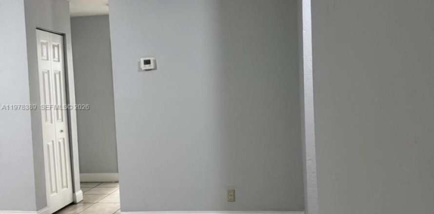 Condo in Plantation, Florida, 2 bedrooms  № 2042150