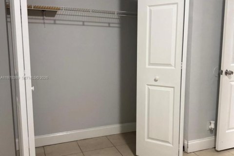 Condo in Plantation, Florida, 2 bedrooms  № 2042150 - photo 6