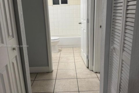 Condo in Plantation, Florida, 2 bedrooms  № 2042150 - photo 4