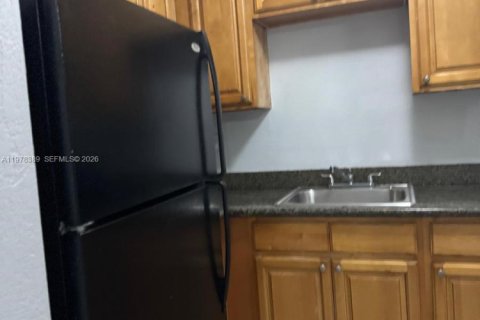 Condo in Plantation, Florida, 2 bedrooms  № 2042150 - photo 3