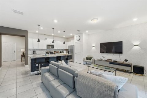 Adosado en venta en Davenport, Florida, 5 dormitorios, 212.1 m2 № 2213823 - foto 4