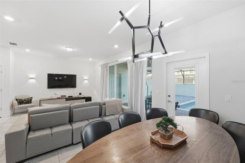 Adosado en venta en Davenport, Florida, 5 dormitorios, 212.1 m2 № 2213823 - foto 5