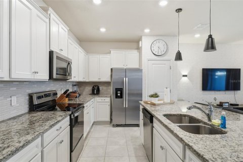 Adosado en venta en Davenport, Florida, 5 dormitorios, 212.1 m2 № 2213823 - foto 2
