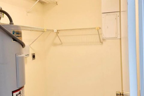 Снять в аренду таунхаус в Палм-Бич-Гарденс, Флорида 3 комнаты, 143.07м2, № 2083928 - фото 10