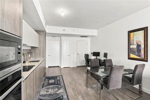 Copropriété à louer à Miami, Floride: 2 chambres, 84.73 m2 № 2432282 - photo 10