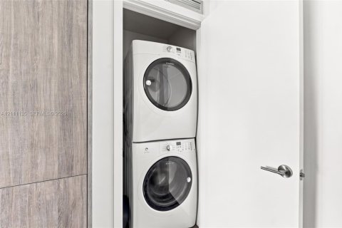 Copropriété à louer à Miami, Floride: 2 chambres, 84.73 m2 № 2432282 - photo 18