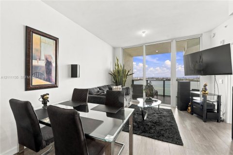 Copropriété à louer à Miami, Floride: 2 chambres, 84.73 m2 № 2432282 - photo 6
