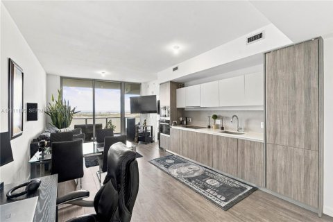 Copropriété à louer à Miami, Floride: 2 chambres, 84.73 m2 № 2432282 - photo 7