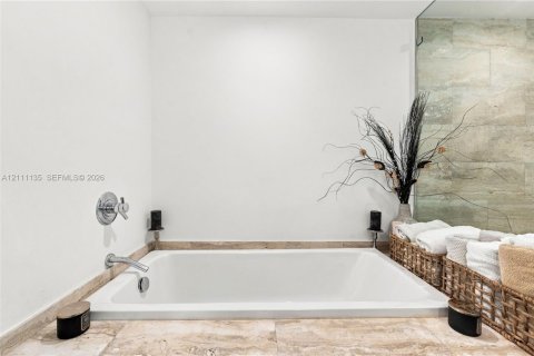 Copropriété à louer à Miami, Floride: 2 chambres, 84.73 m2 № 2432282 - photo 15
